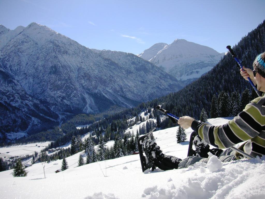 Gasthof Bären Hotell Holzgau Exteriör bild