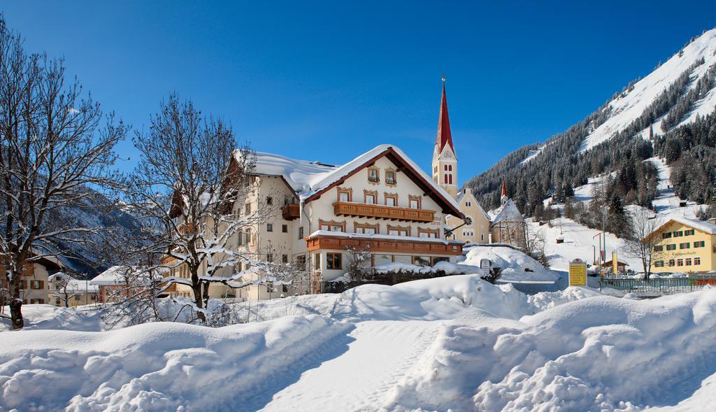 Gasthof Bären Hotell Holzgau Exteriör bild